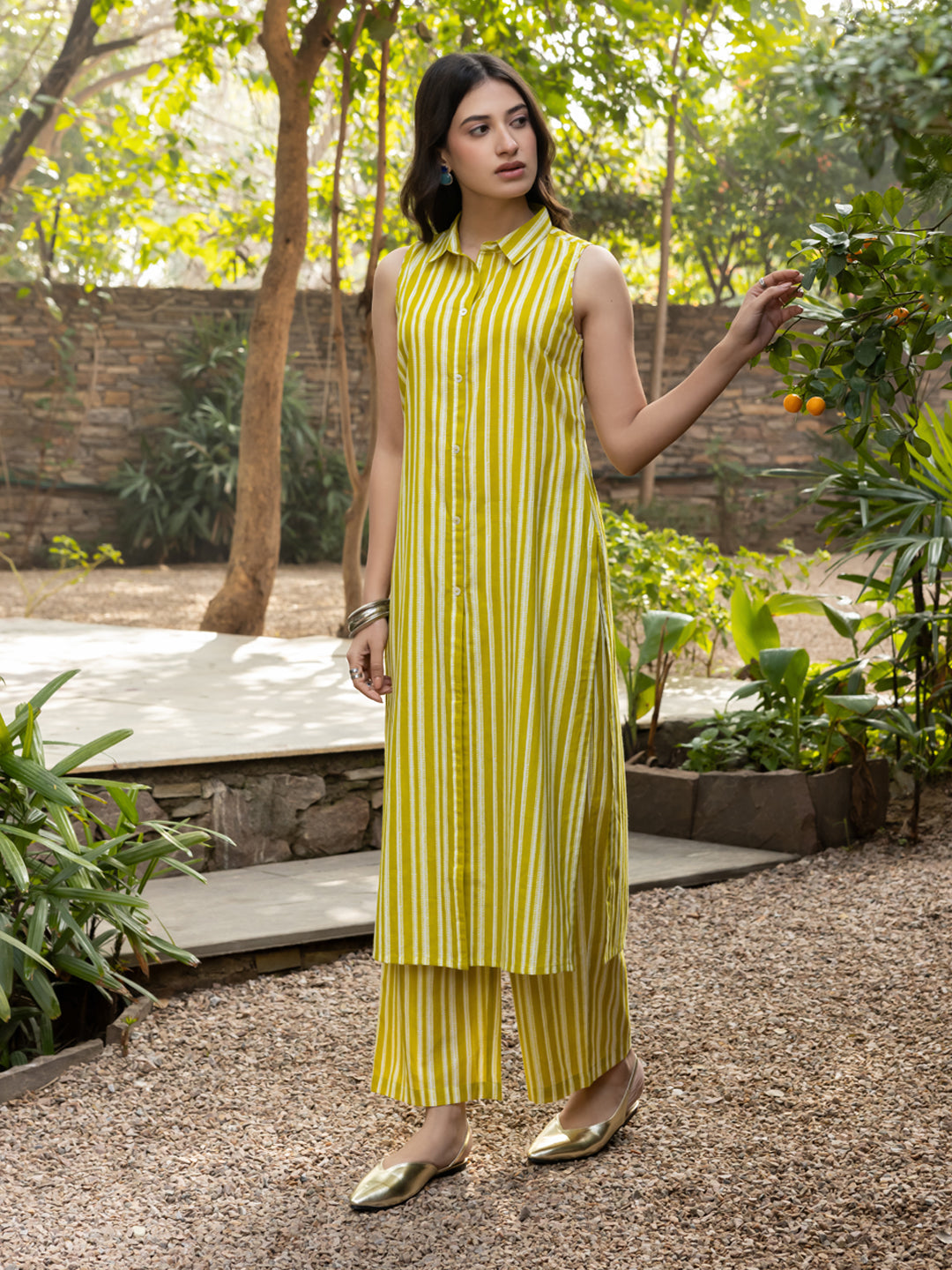 Dhiyona FL Women's yellow Cotton Straight-cut Kurta Set