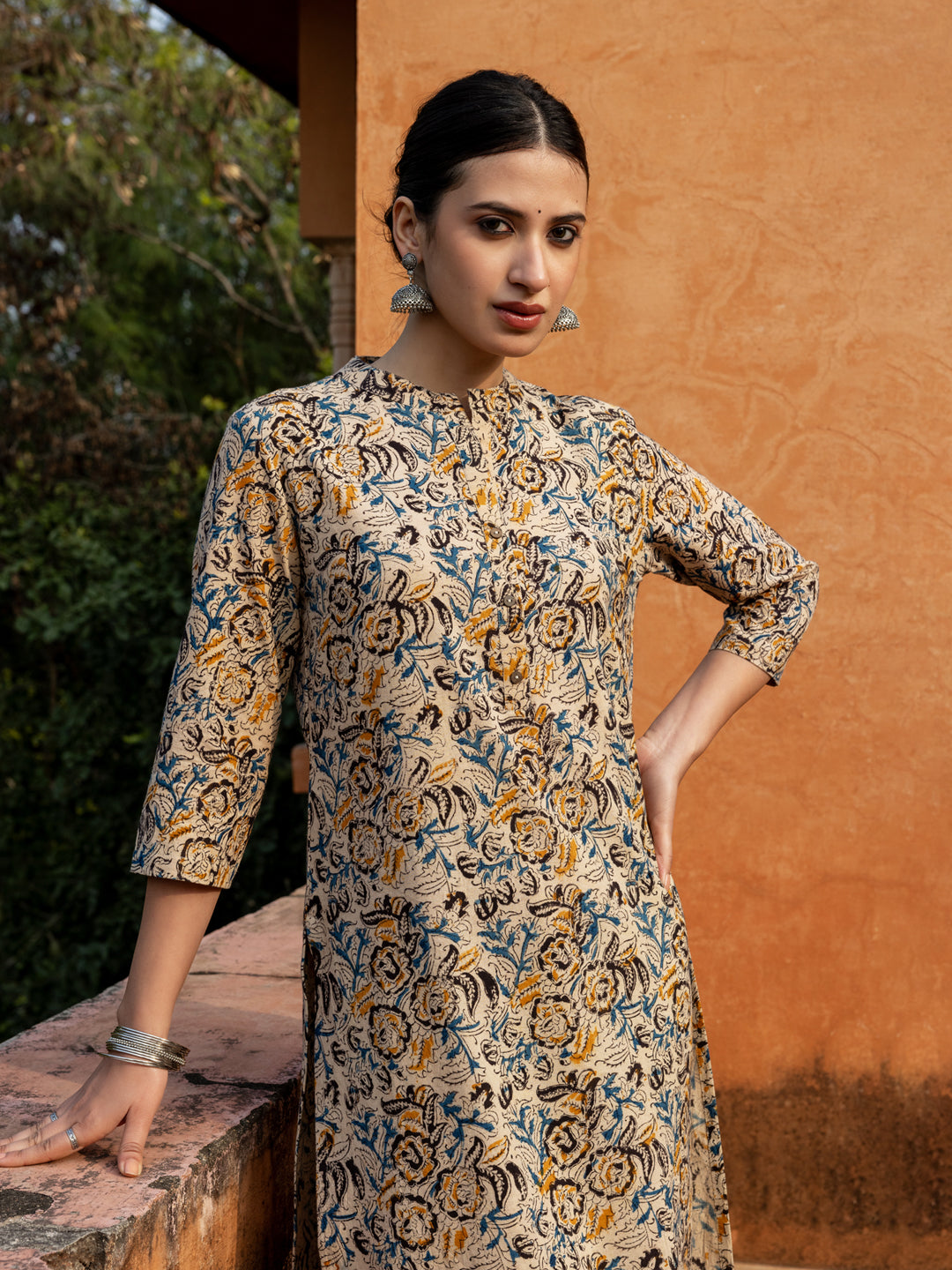 Dhiyona FL Women's Beige Floral Print Cotton Straight Kurta Set