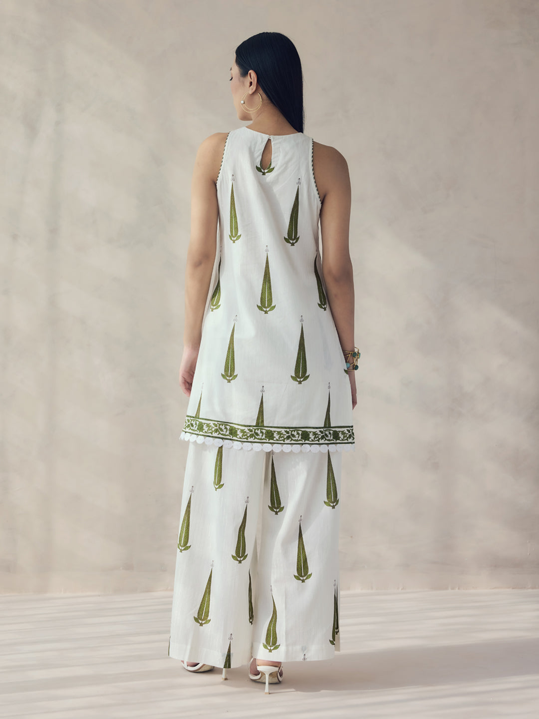 Dhiyona FL Women's Off-White Printed Cotton Sleeveless Kurta Set