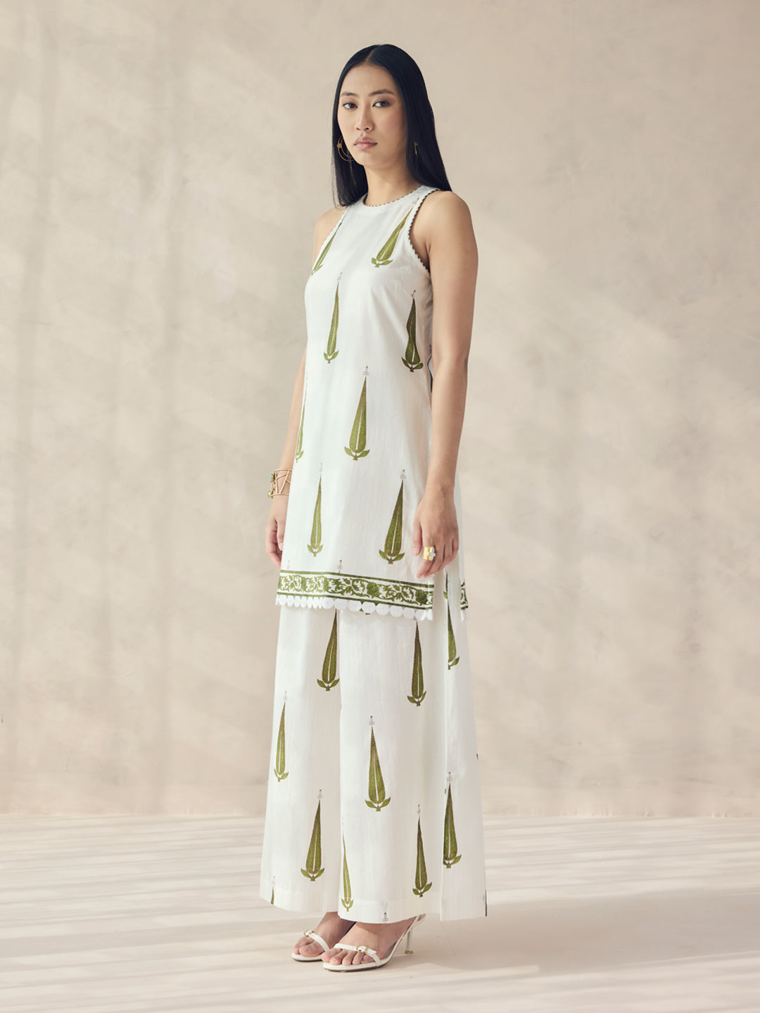 Dhiyona FL Women's Off-White Printed Cotton Sleeveless Kurta Set