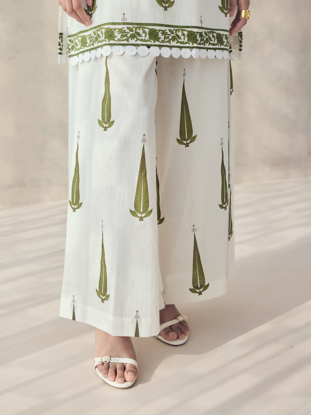 Dhiyona FL Women's Off-White Printed Cotton Sleeveless Kurta Set