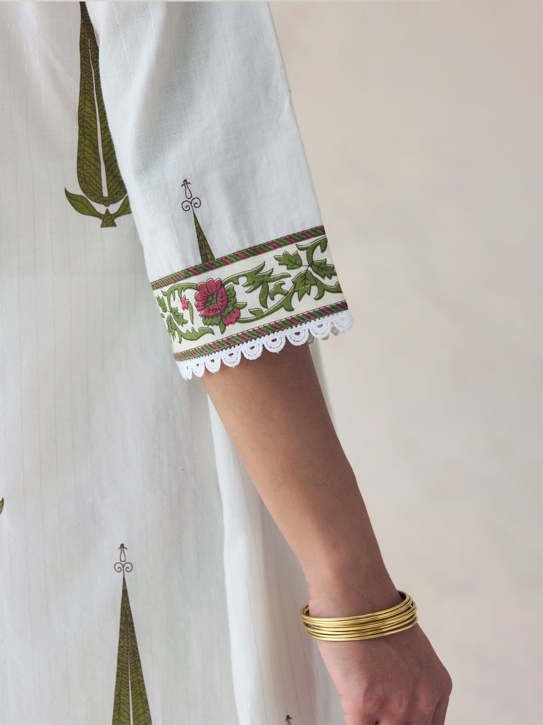 Dhiyona FL Women's Off-White Printed Anarkali Kurta Set with Dupatta