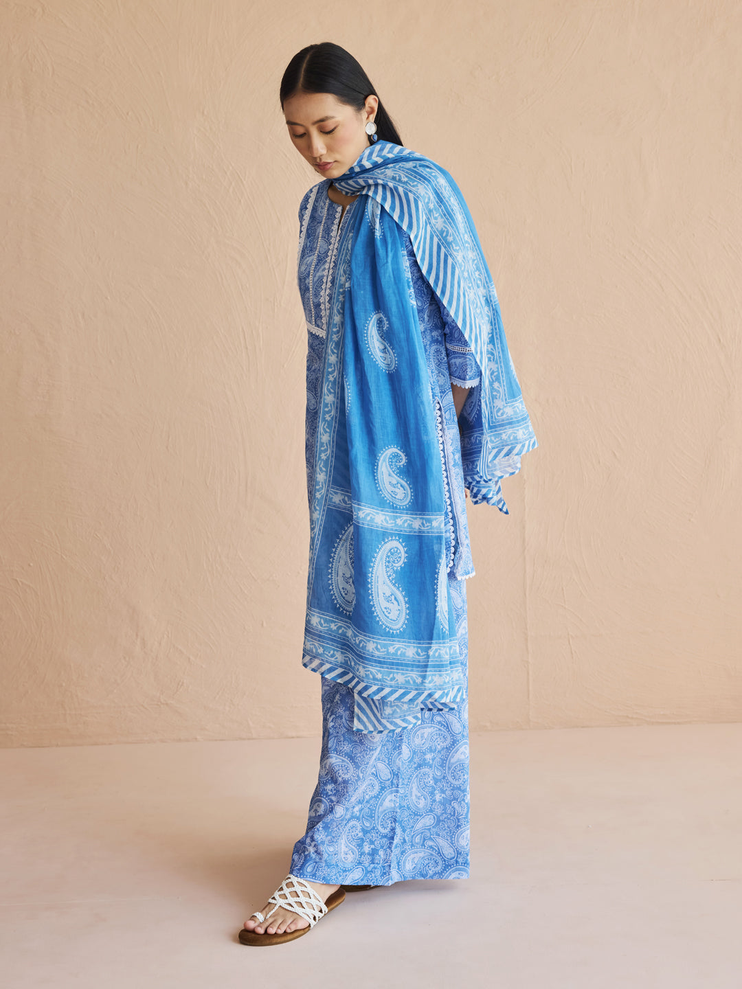 Dhiyona FL Women's Blue Paisley Printed Cotton Kurta Set with Dupatta