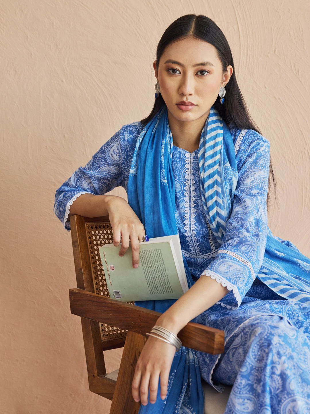 Dhiyona FL Women's Blue Paisley Printed Cotton Kurta Set with Dupatta