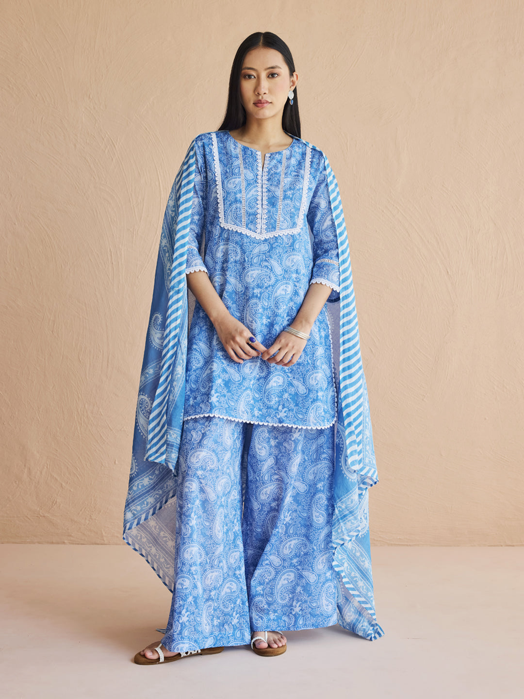 Dhiyona FL Women's Blue Paisley Printed Cotton Kurta Set with Dupatta