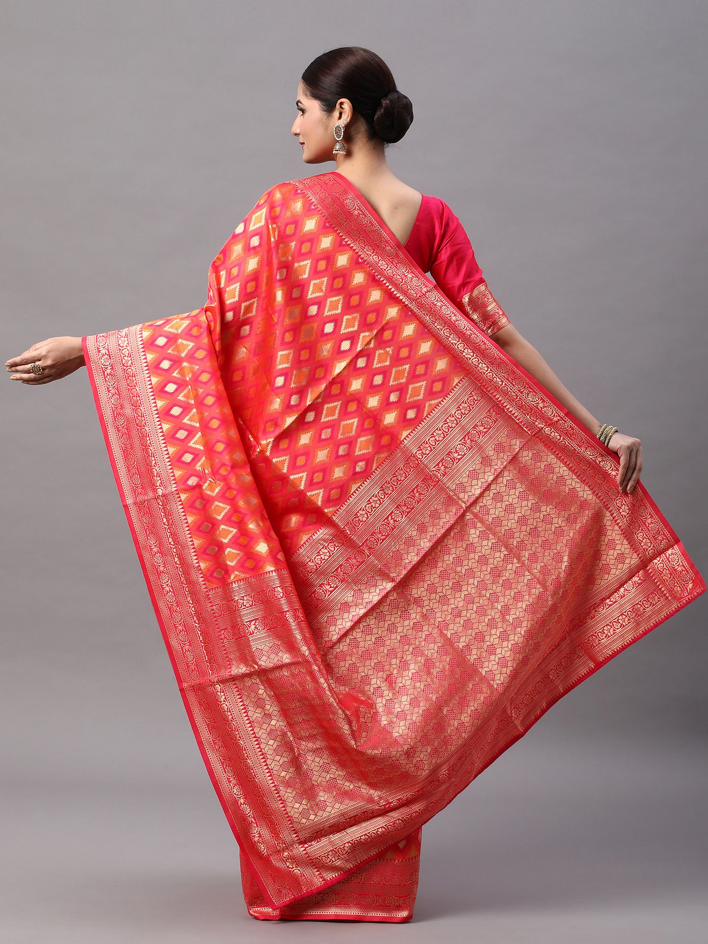 Women's Silk Blend Pink Woven Design Designer Saree With Blouse Piece