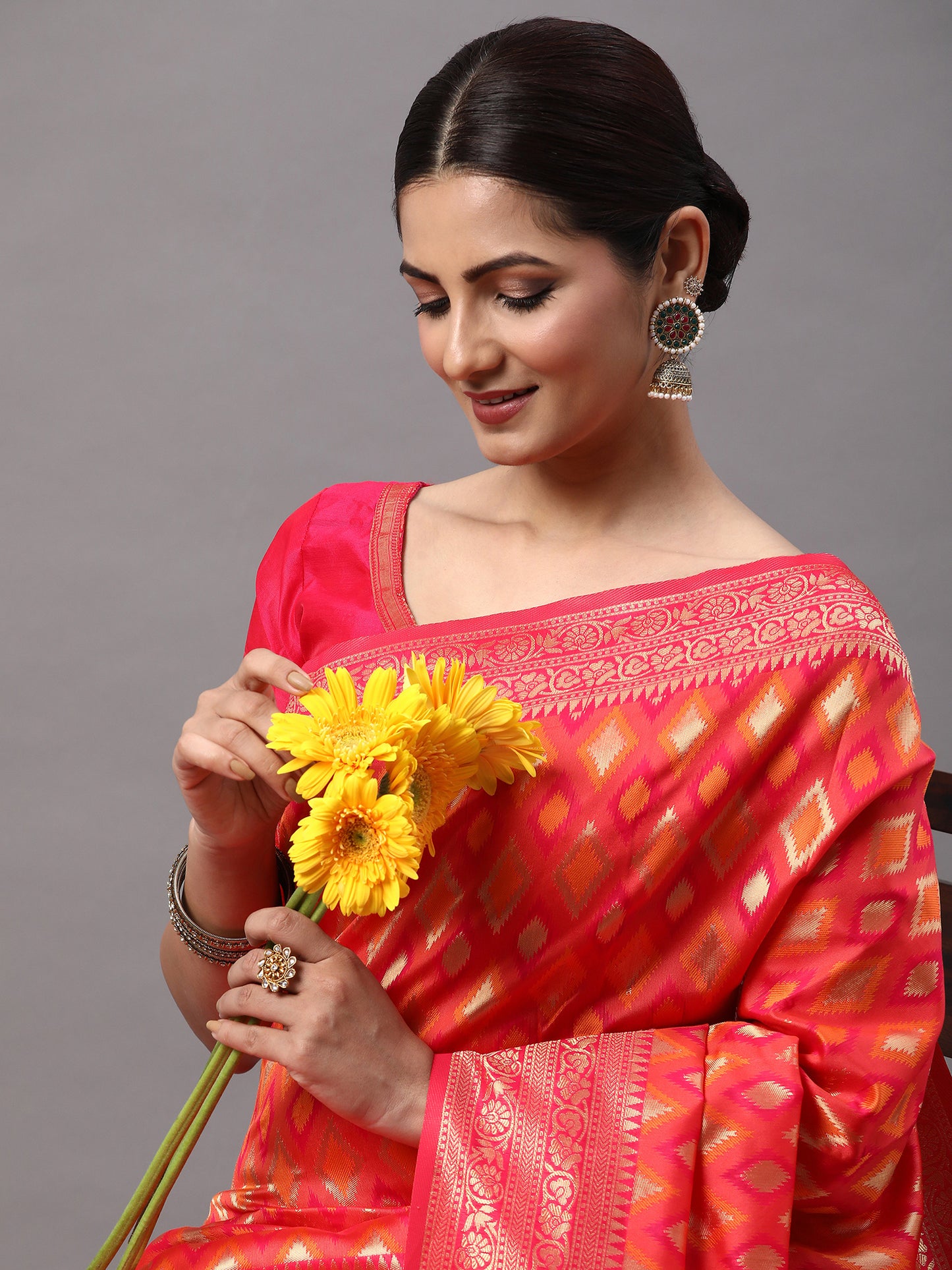 Women's Silk Blend Pink Woven Design Designer Saree With Blouse Piece
