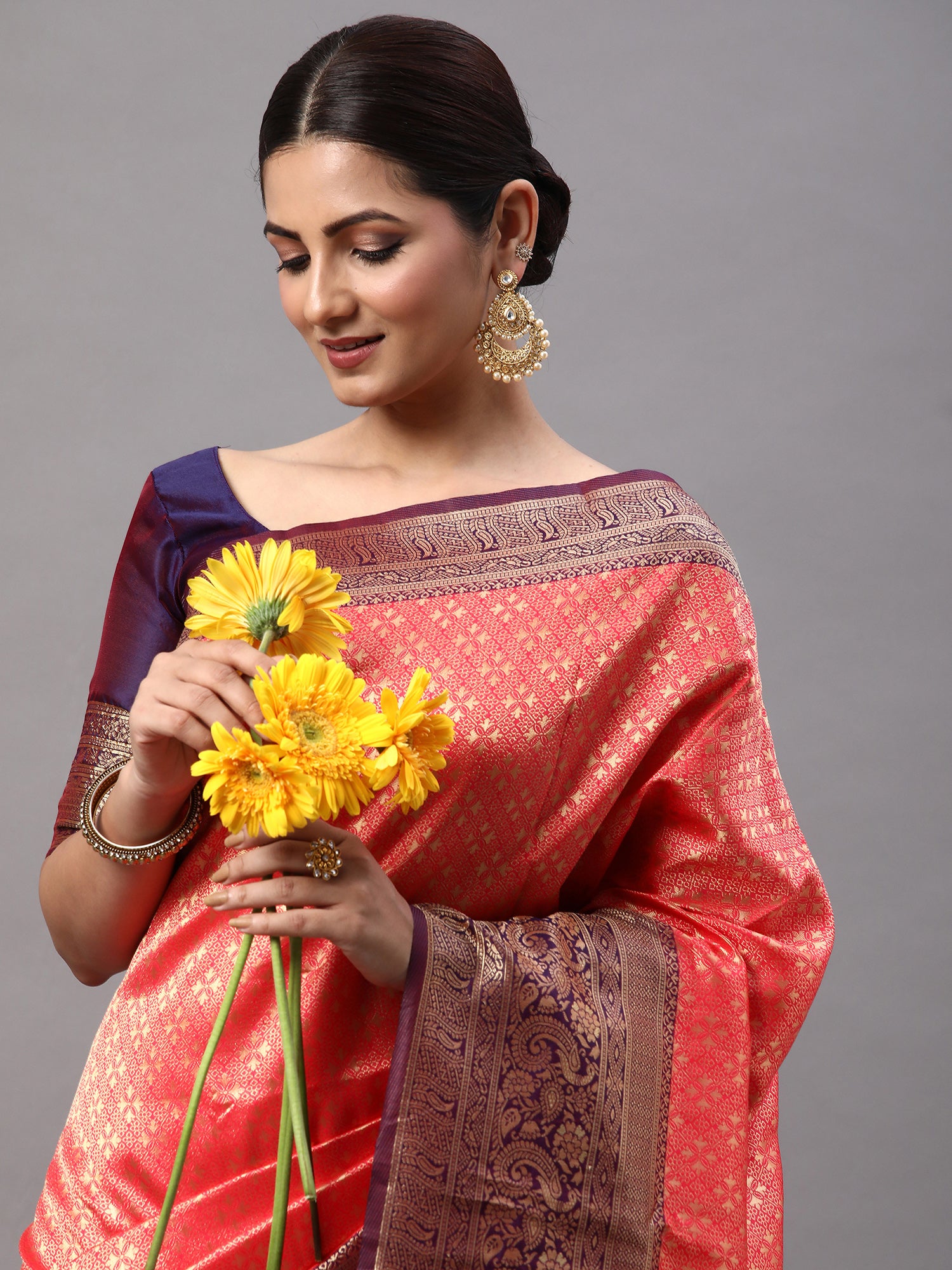 Women's Silk Blend Pink Woven Design Designer Saree With Blouse Piece