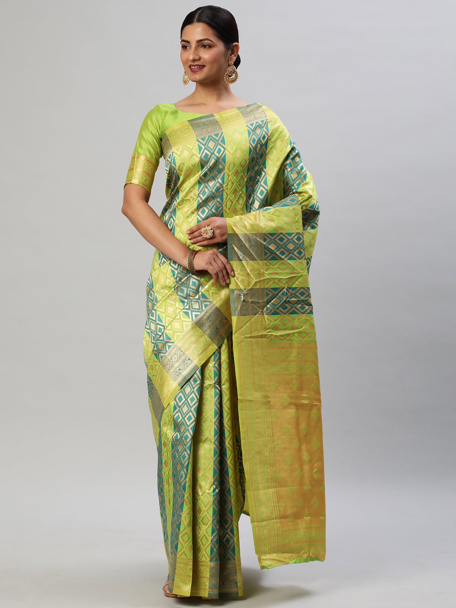Women's Silk Blend Green Woven Design Designer Saree With Blouse Piece