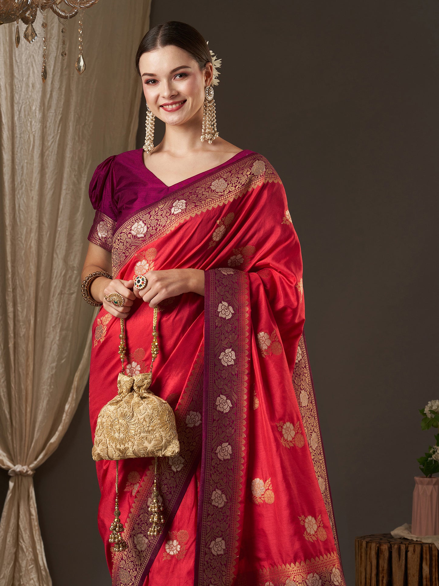 Women's Silk Blend Pink Woven Design Designer Saree With Blouse Piece