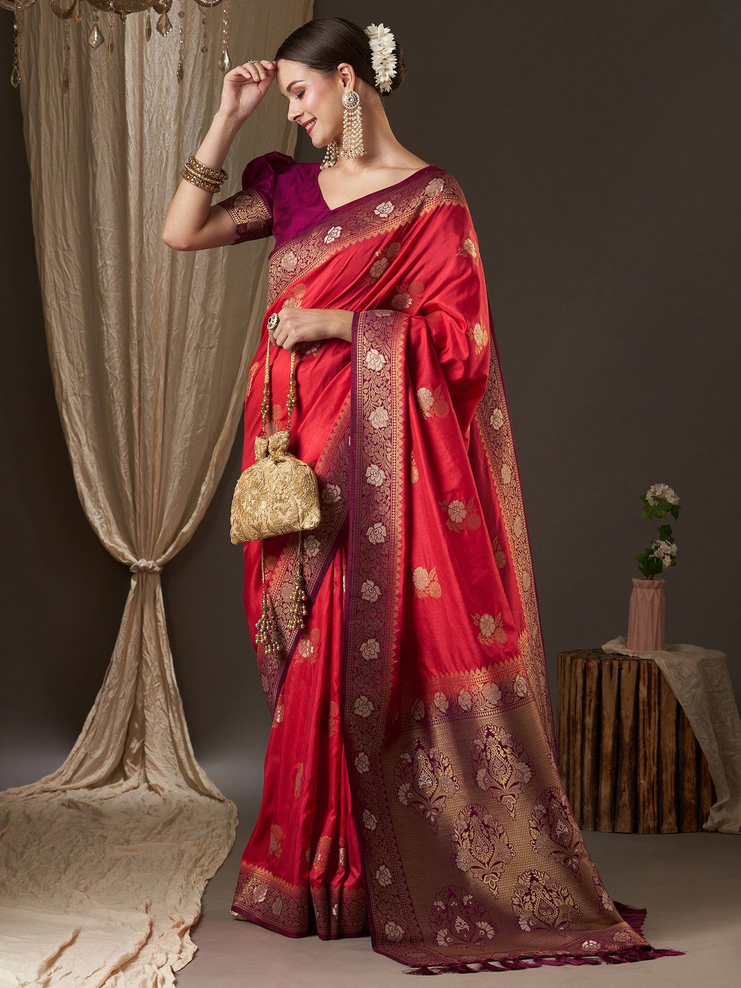 Women's Silk Blend Pink Woven Design Designer Saree With Blouse Piece
