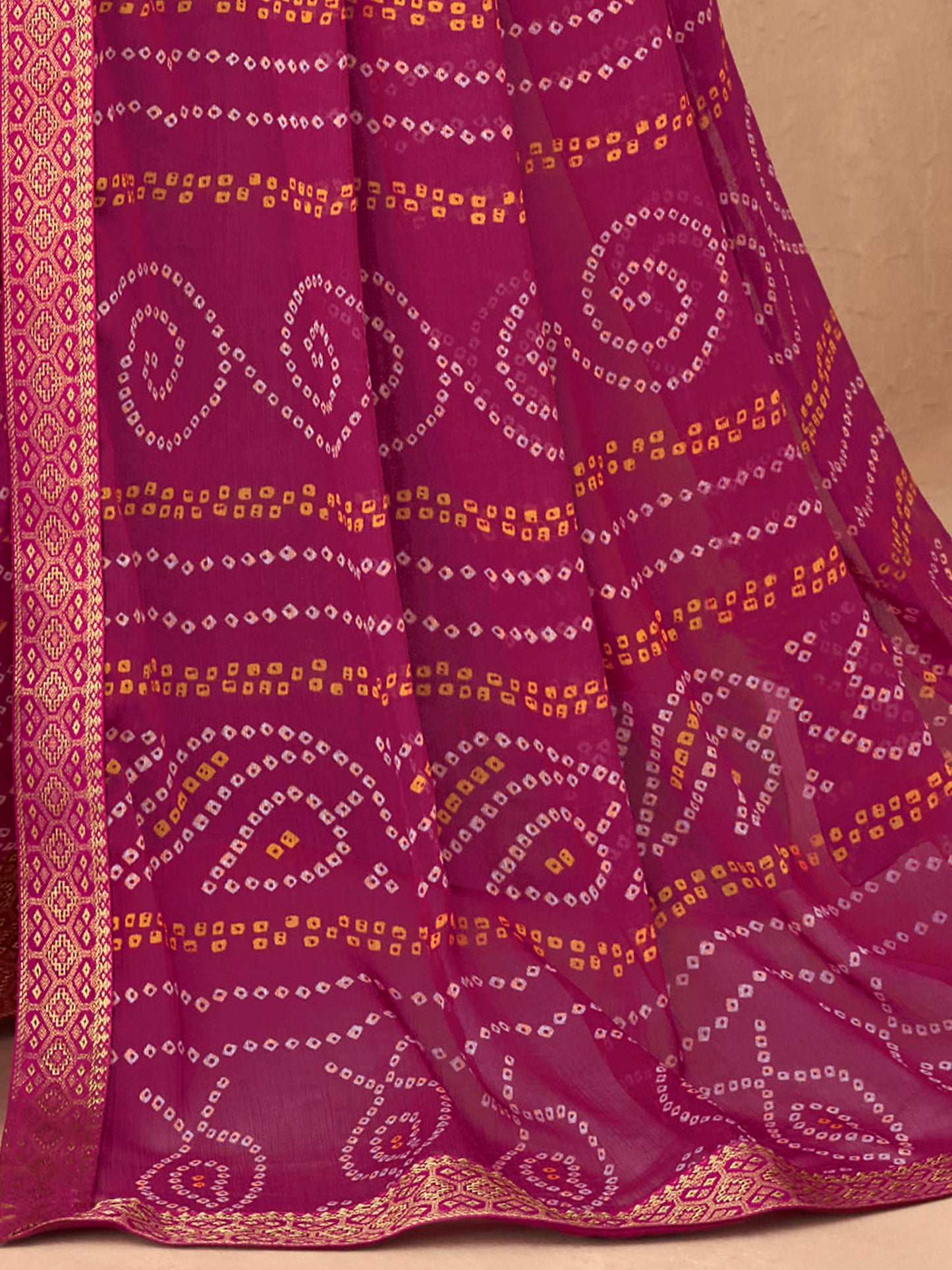 Women's Chiffon Magenta Embellished Designer Saree With Blouse Piece