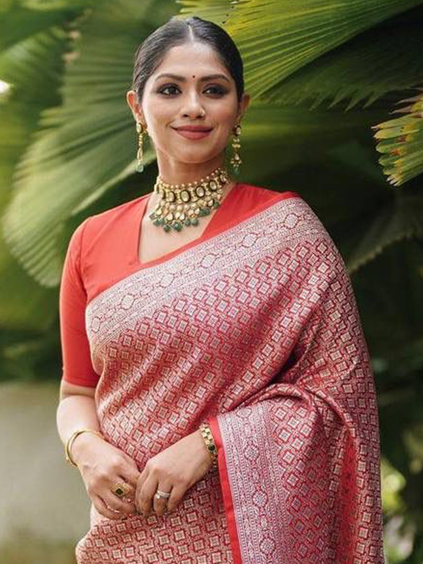 Women's Silk Blend Red Woven Design Designer Saree With Blouse Piece