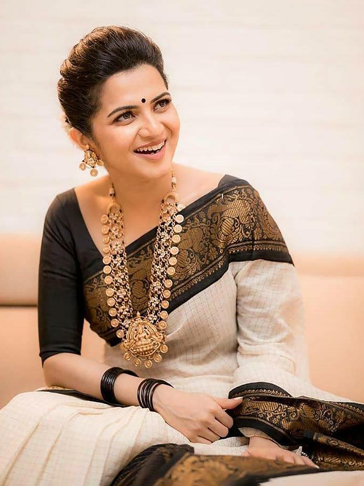 Women's Silk Blend White Woven Design Designer Saree With Blouse Piece