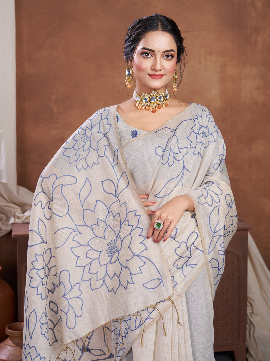 Dhiyona GR Women's Sketch Beige & Navy Pure Mul Cotton Jamdani Saree