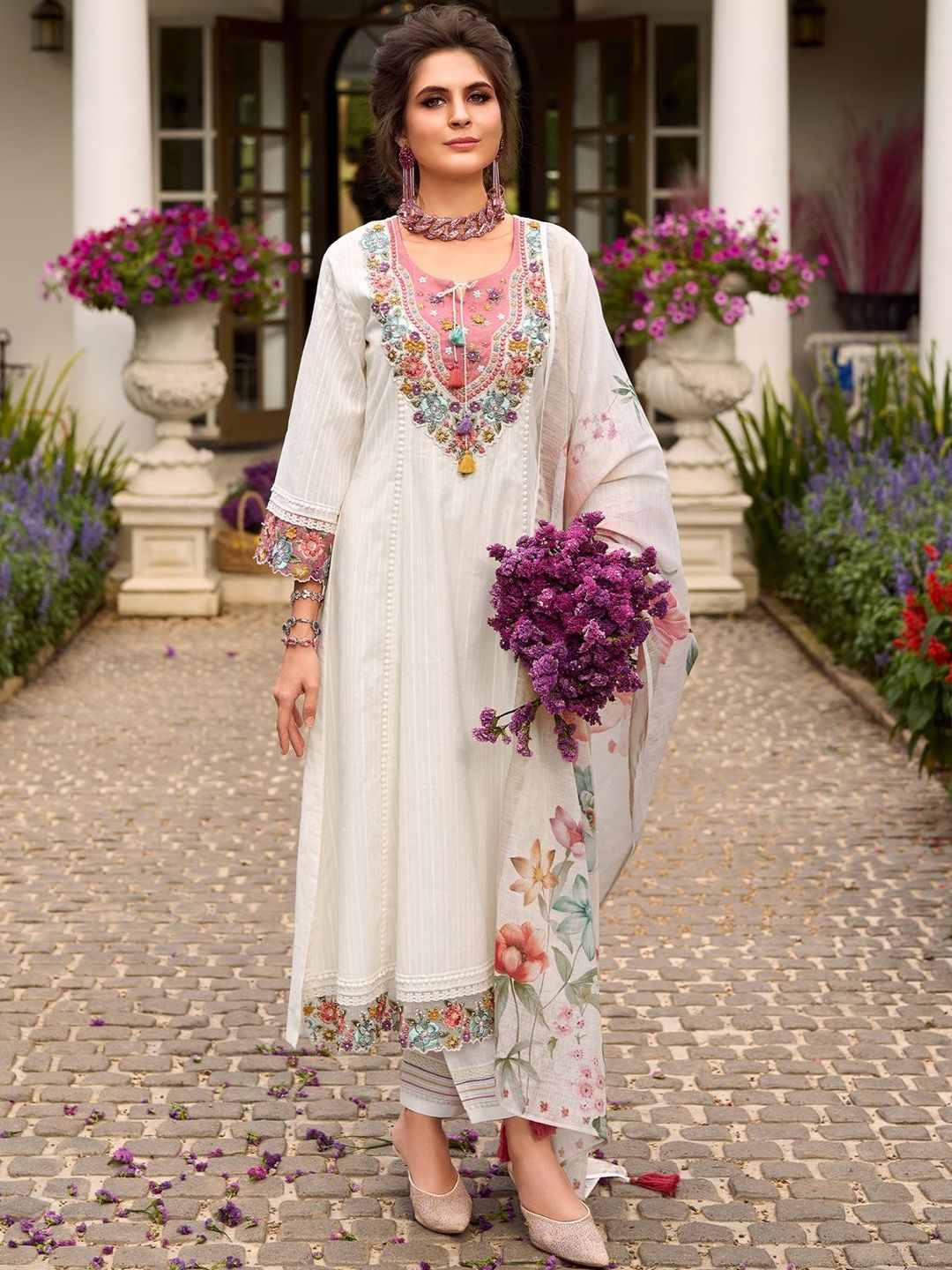 Dhiyona IE Women Floral Embroidered Regular Thread Work Pure Cotton Kurta with Trousers & With Dupatta