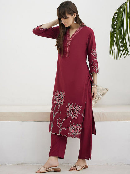 Women Ethnic Motifs Embroidered Thread Work Pure Cotton Kurta with Trousers