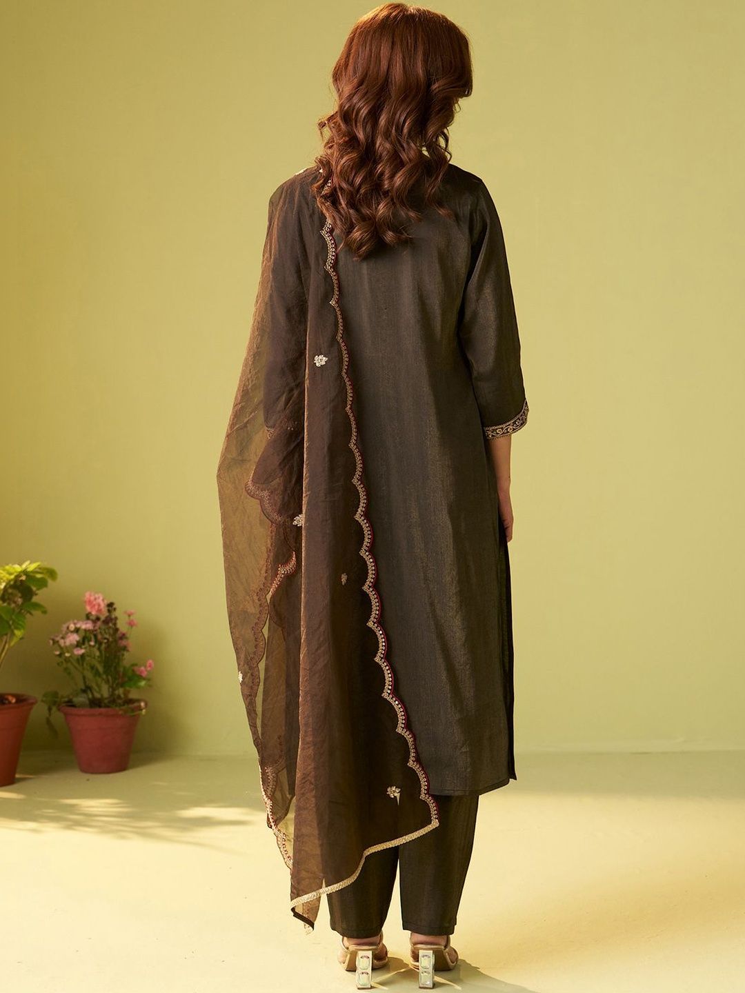 Women Ethnic Motifs Embroidered Regular Thread Work Liva Kurta with Trousers & With Dupatta