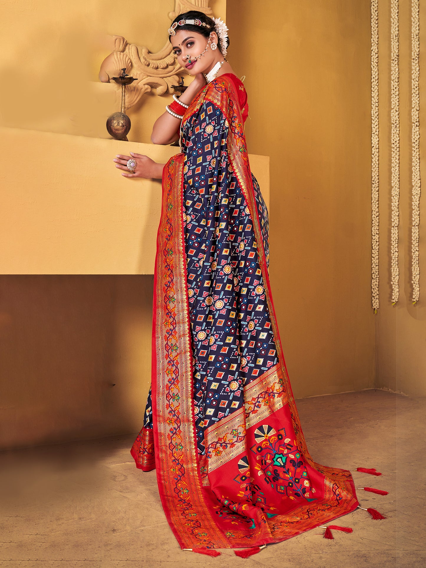 Women's Silk Blend Navy Blue Woven Design Designer Saree With Blouse Piece