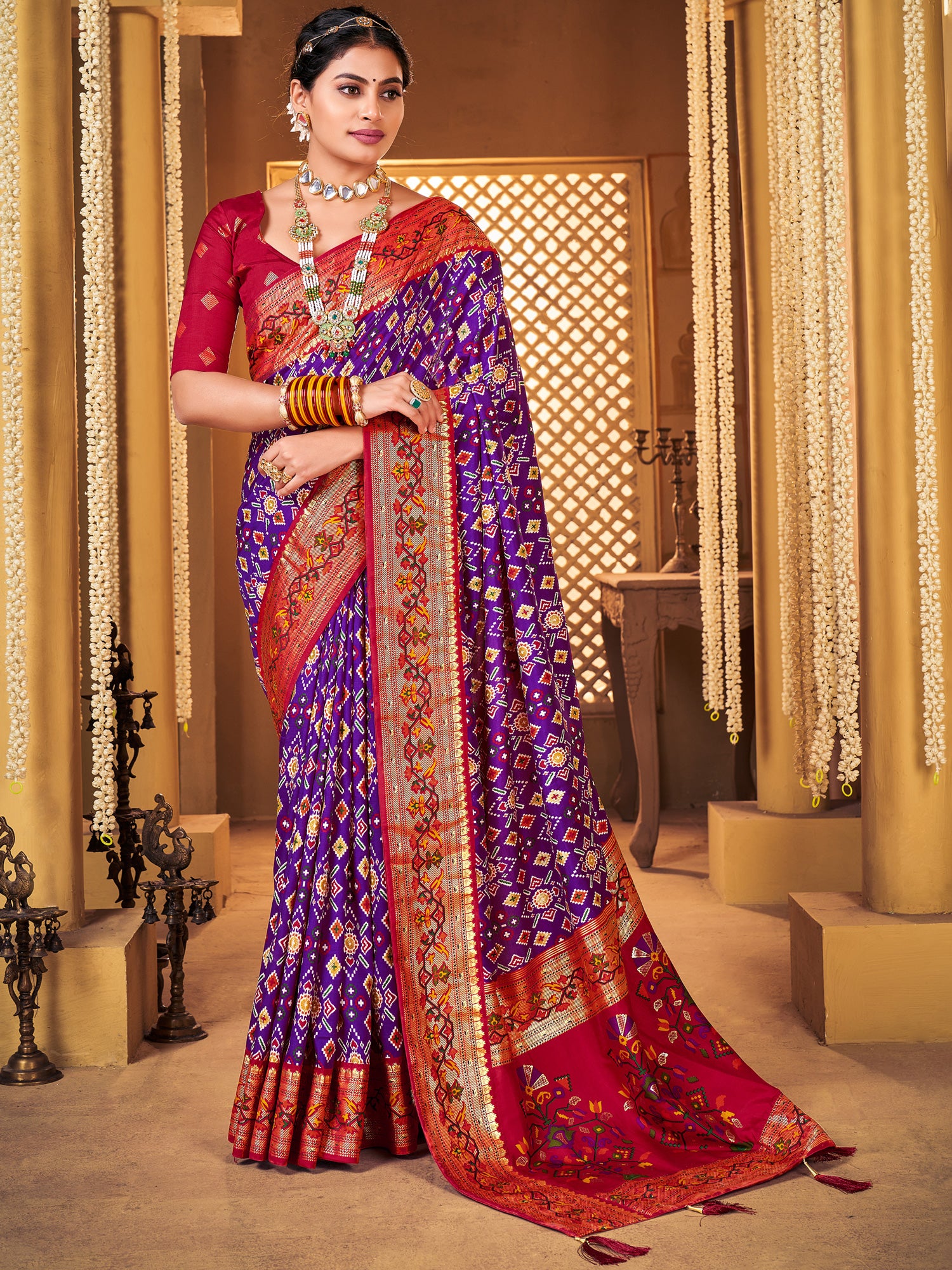 Women's Silk Blend Purple Woven Design Designer Saree With Blouse Piece