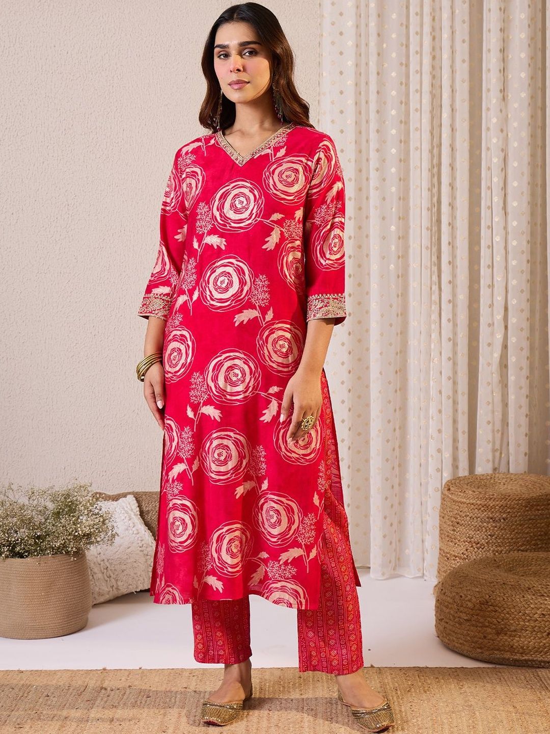 Women Floral Printed Kurta with Trousers & Dupatta