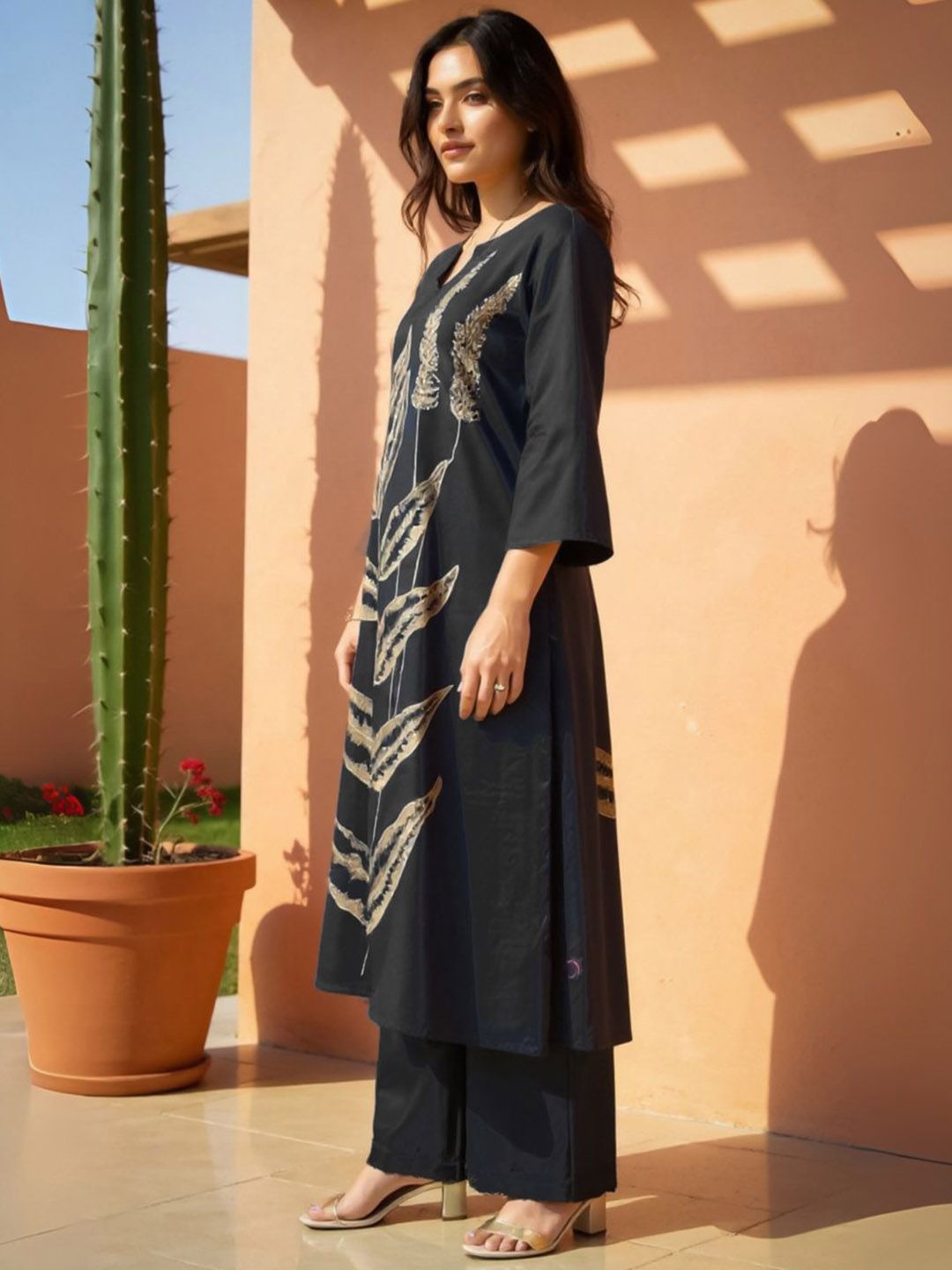 Women Ethnic Motifs Embroidered Thread Work Pure Cotton Kurta with Palazzo
