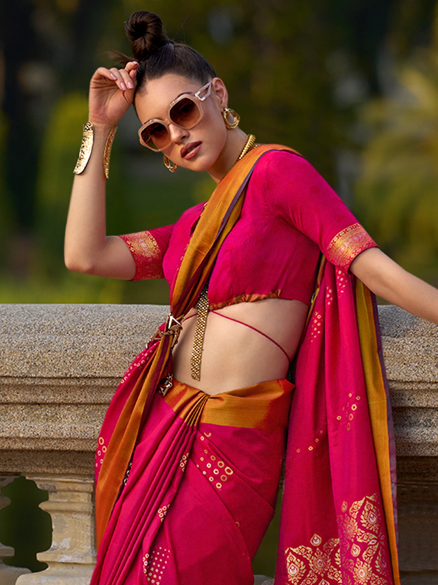 Women's Silk Blend Pink Woven Design Designer Saree With Blouse Piece