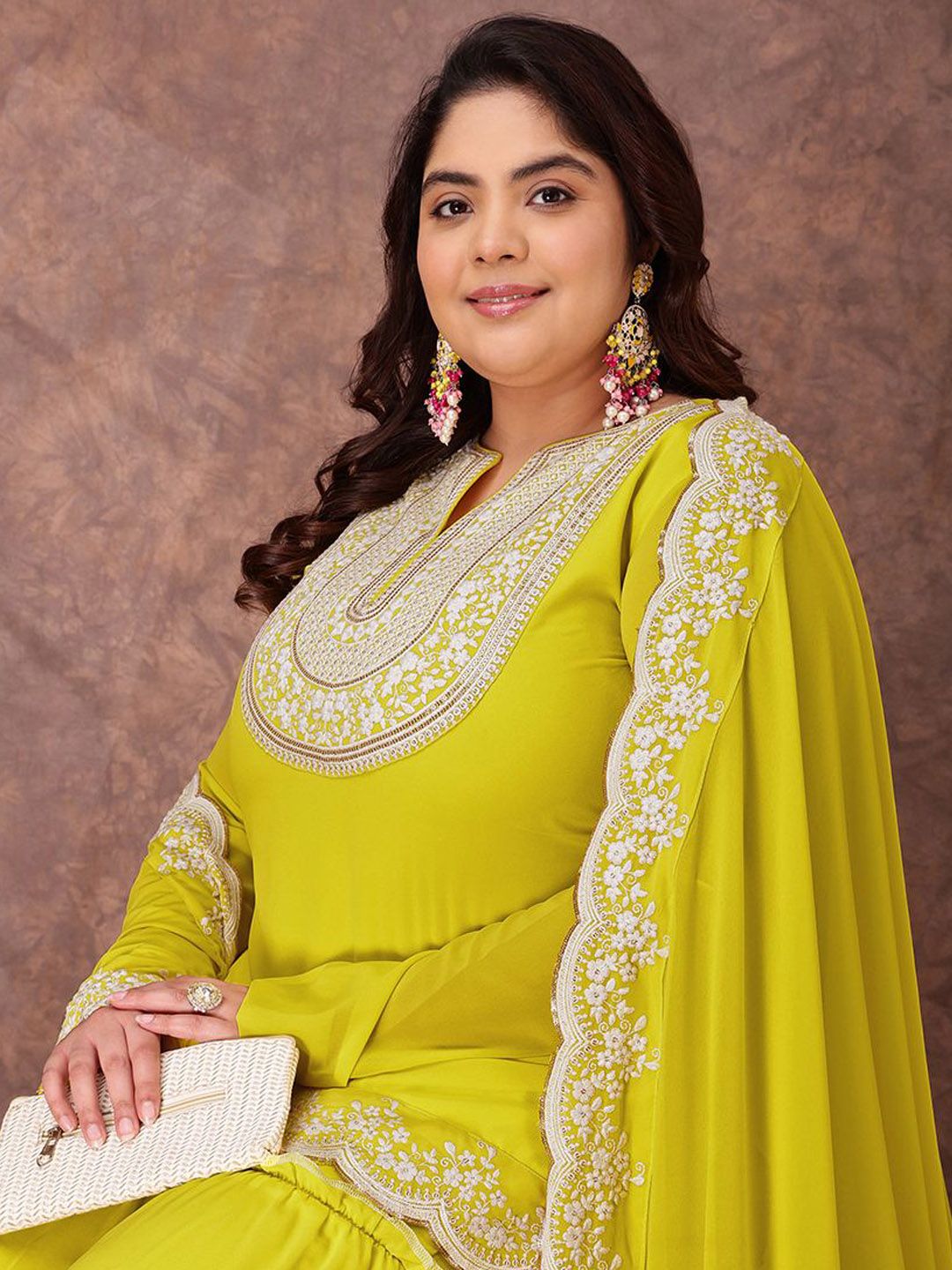 Dhiyona IN Women Floral Yoke Design Regular Thread Work Kurta Set With Dupatta