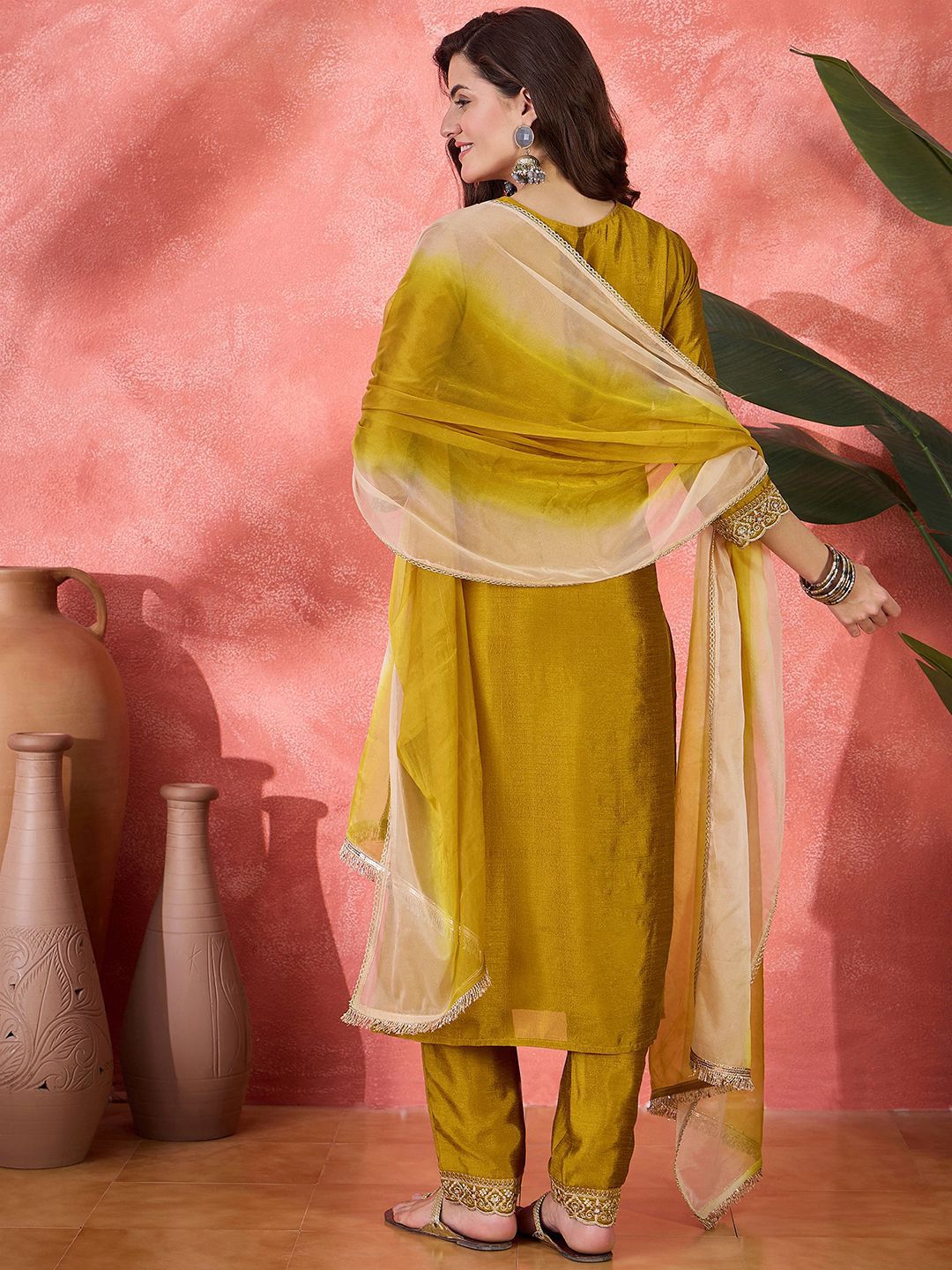 Dhiyona SN Women's Floral Yoke Deisgn Keyhole Neck Zari Straight Kurta & Trousers With Dupatta