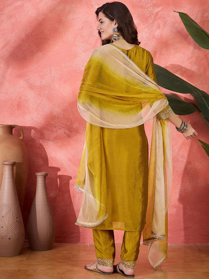Dhiyona SN Women's Floral Yoke Deisgn Keyhole Neck Zari Straight Kurta & Trousers With Dupatta