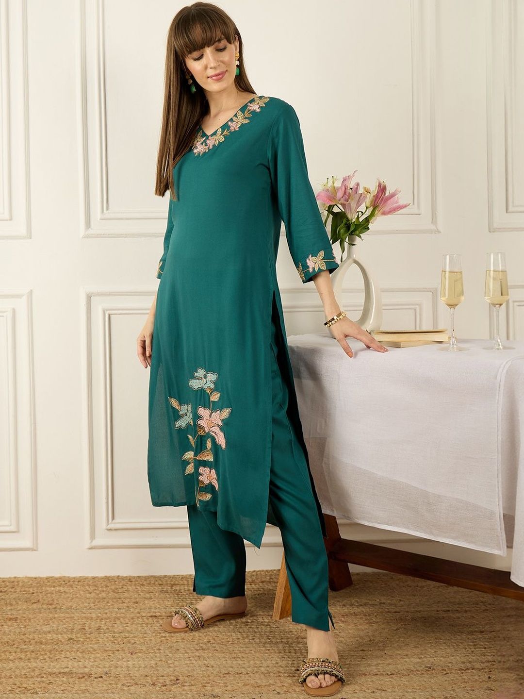 Dhiyona IE Embroidered V-Neck Three-Quarter Sleeves Pure Cotton Tunic And Trousers