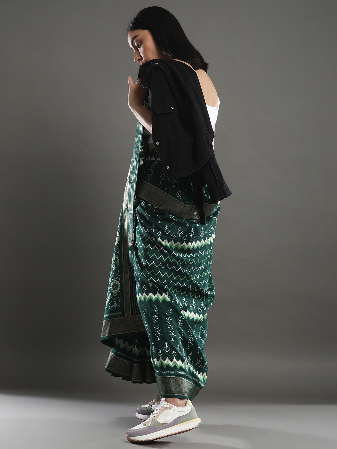 Women's Silk Blend Dark Green Woven Design Designer Saree With Blouse Piece