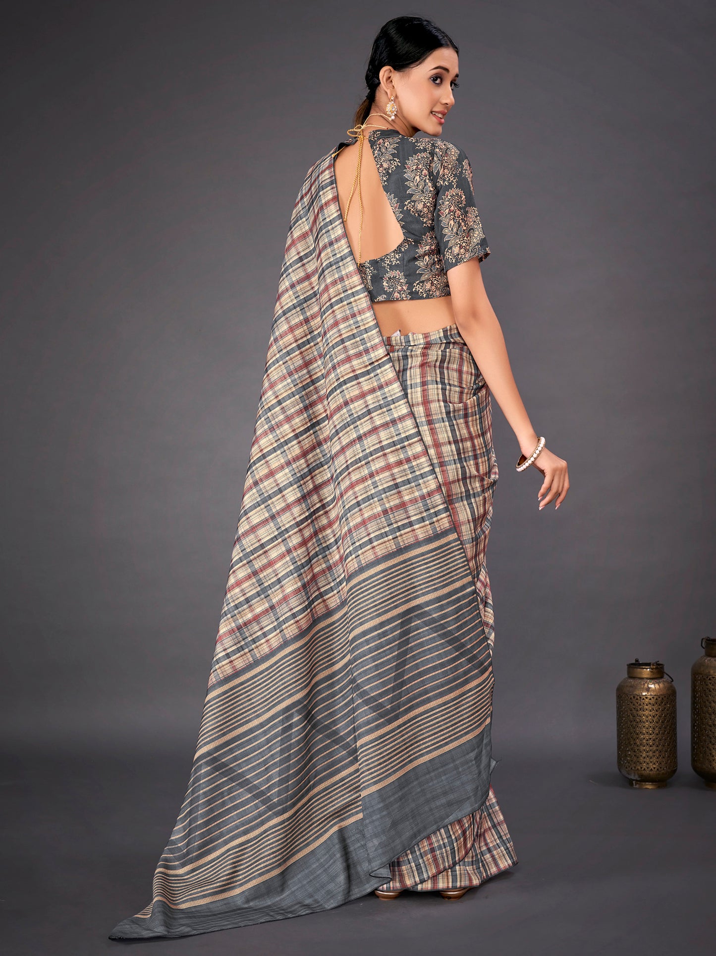 Women's Silk Blend Grey Printed Designer Saree With Blouse Piece