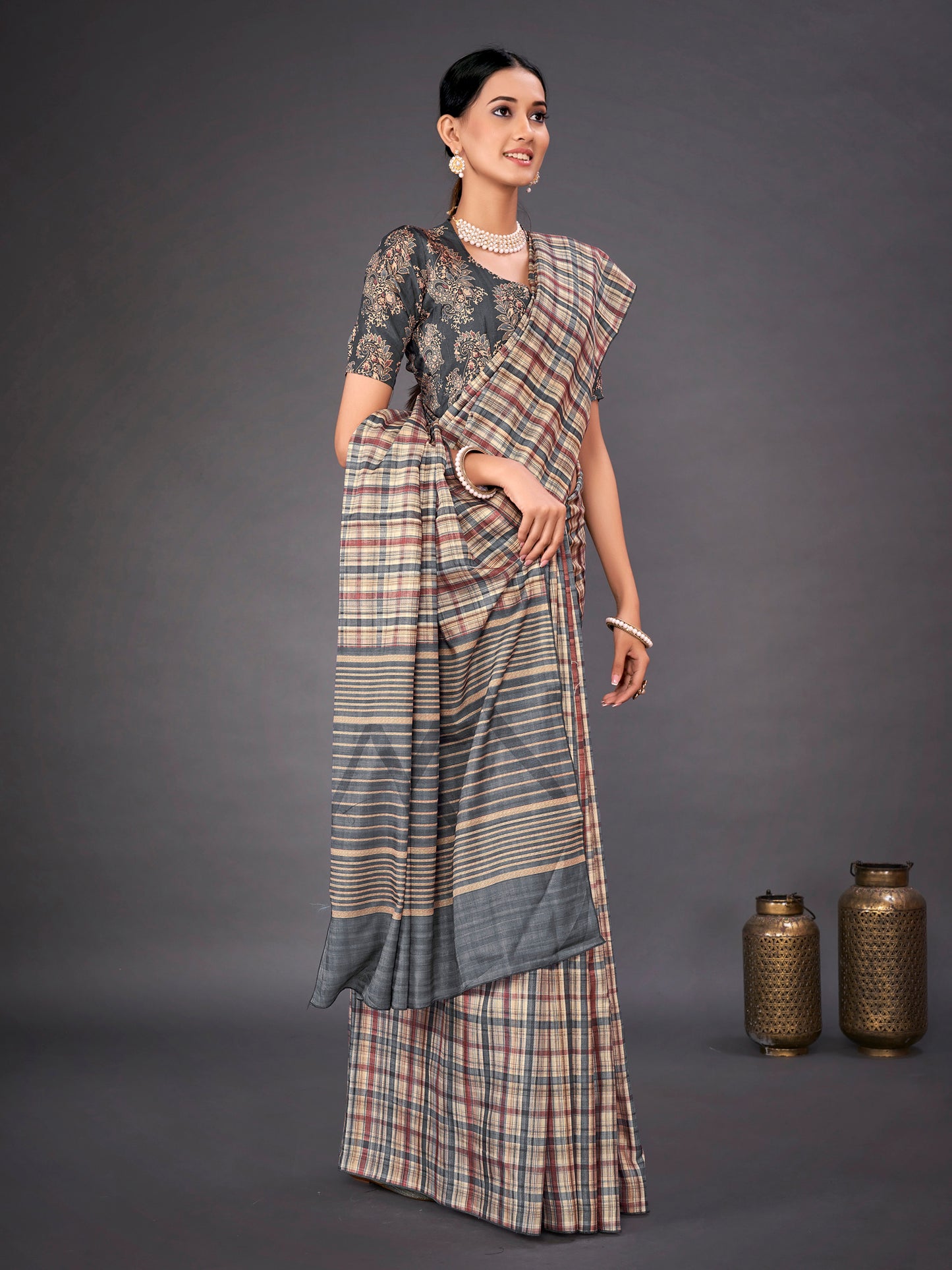 Women's Silk Blend Grey Printed Designer Saree With Blouse Piece