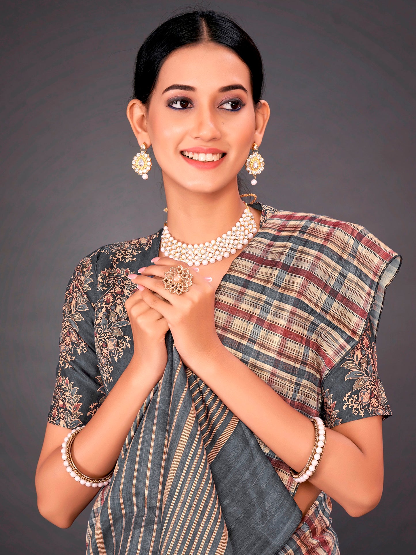 Women's Silk Blend Grey Printed Designer Saree With Blouse Piece