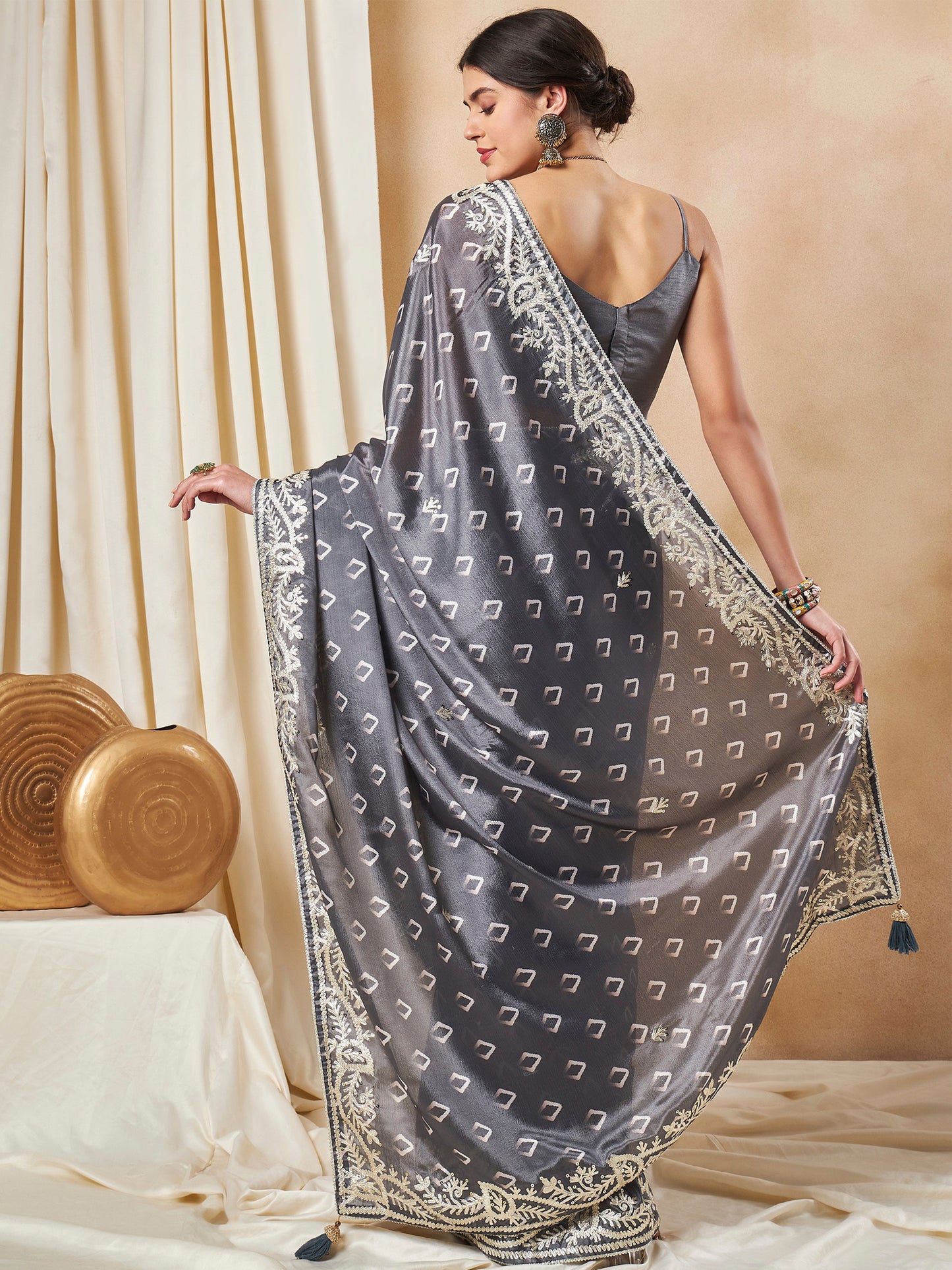 Women's Chiffon Grey Embellished Designer Saree With Blouse Piece