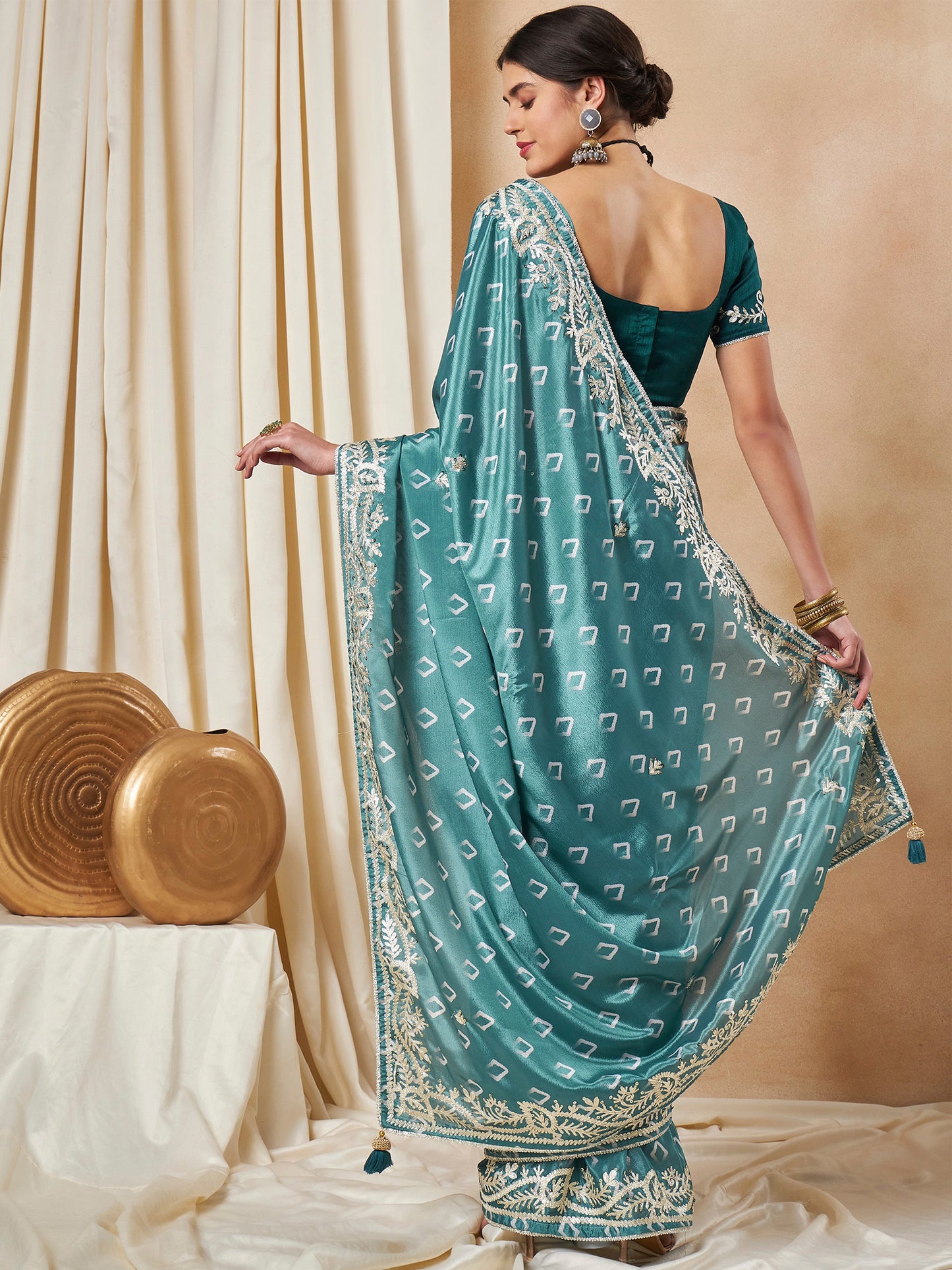 Women's Chiffon Teal blue Embellished Designer Saree With Blouse Piece