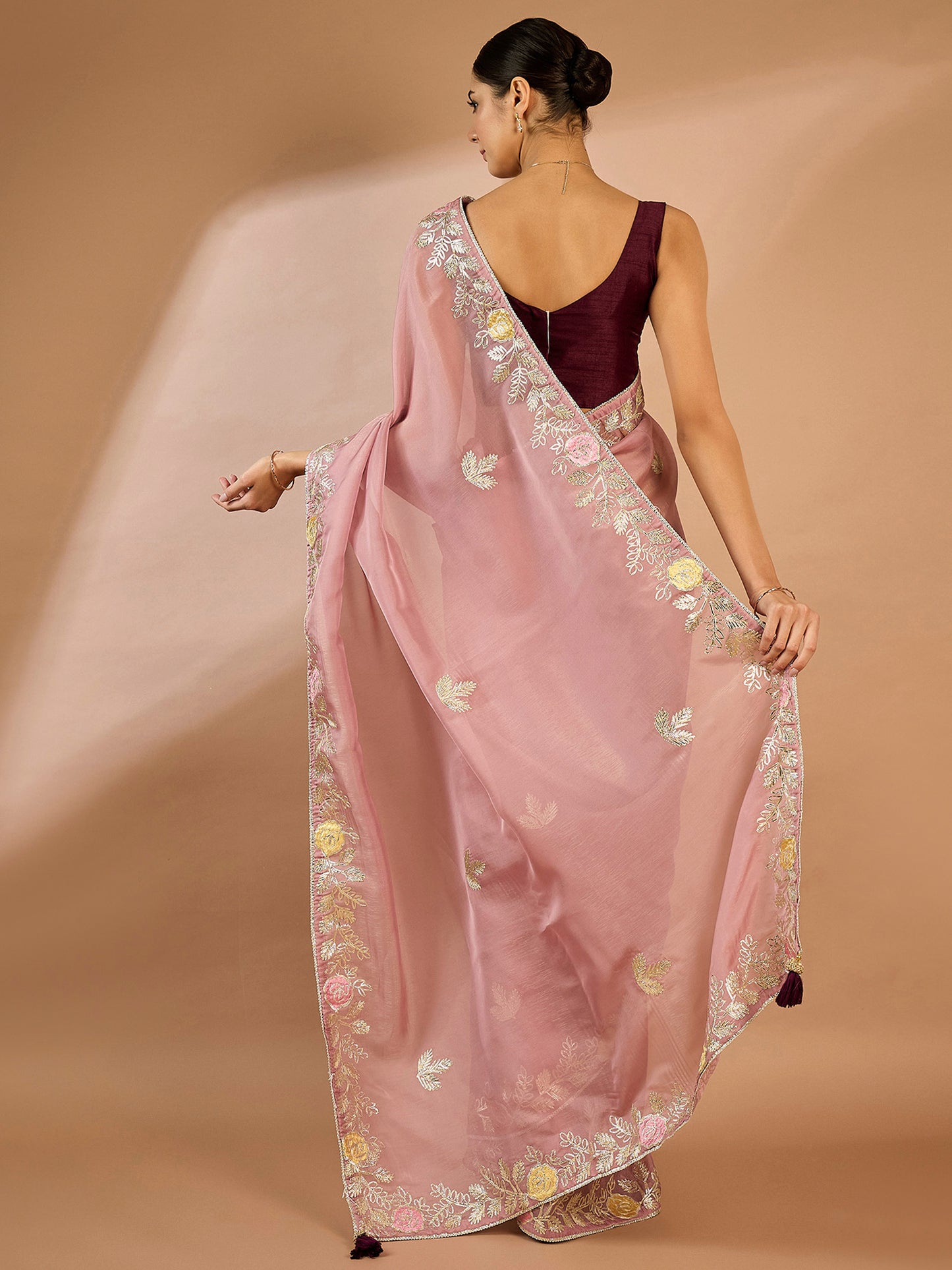 Women's Organza Mauve Embellished Designer Saree With Blouse Piece