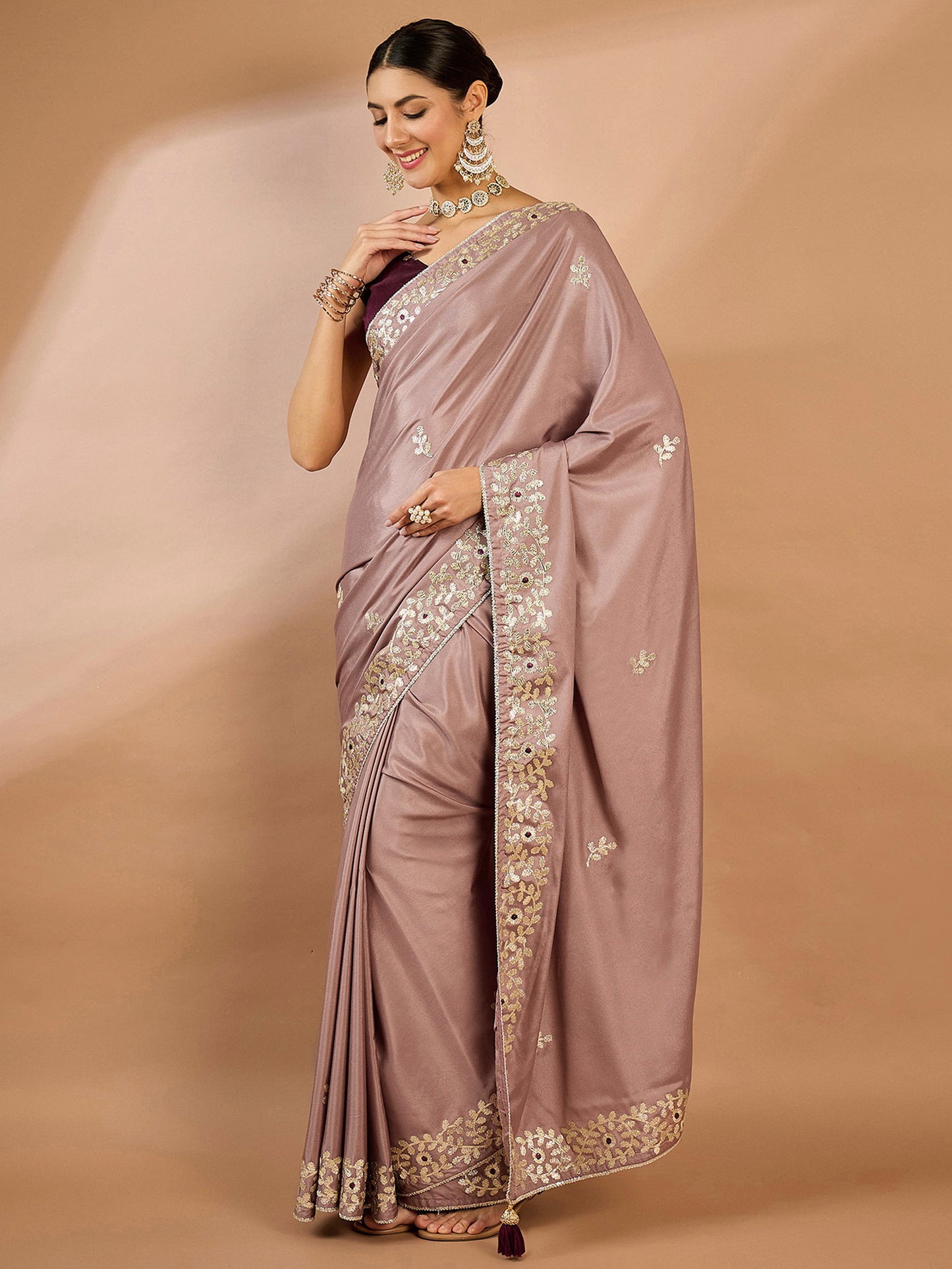 Women's Crepe Mauve Embellished Designer Saree With Blouse Piece