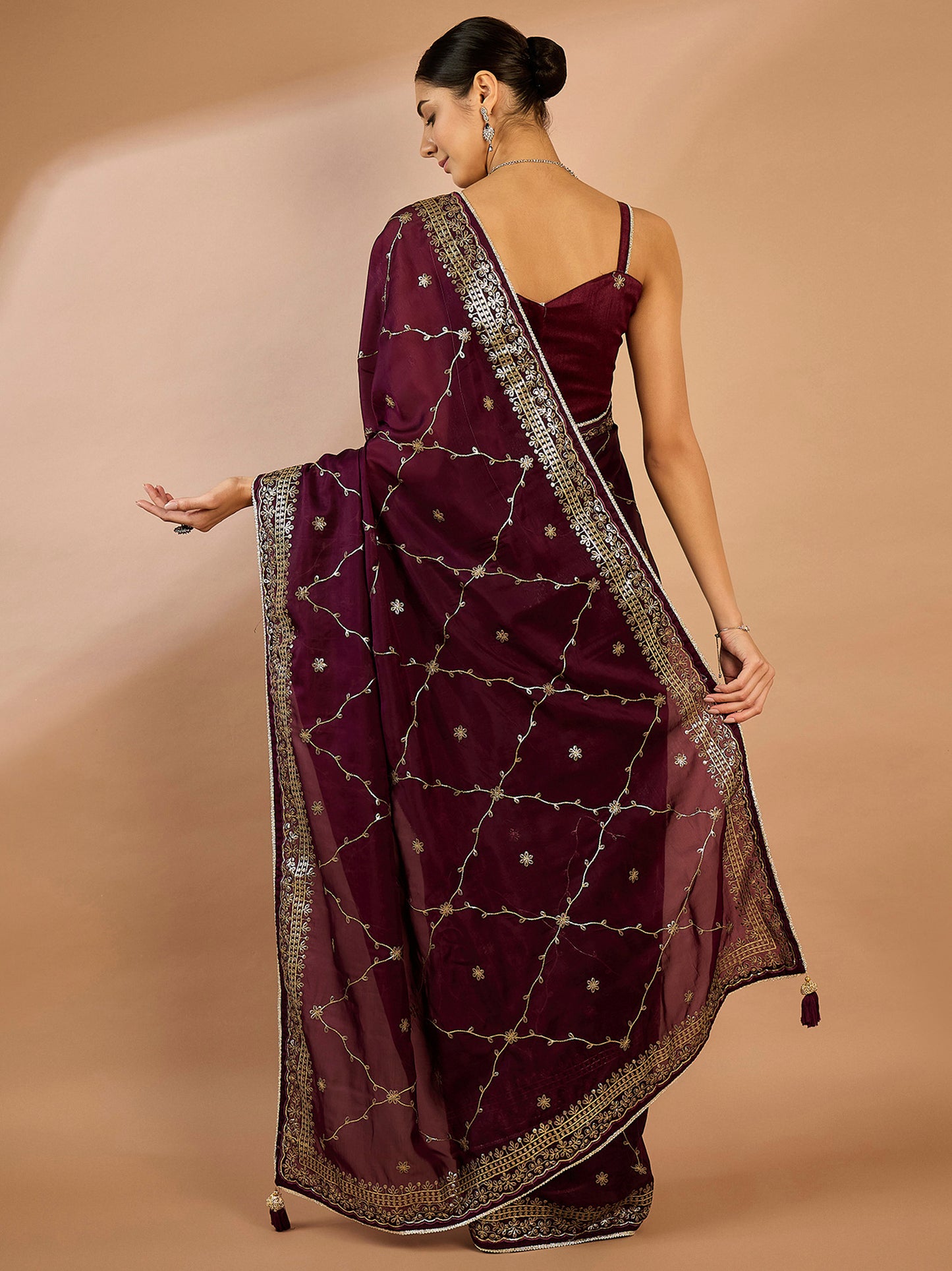 Women's Organza Burgundy Embellished Designer Saree With Blouse Piece