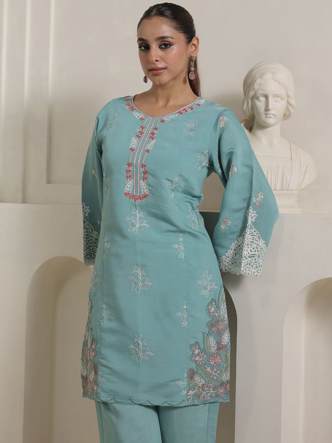 Dhiyona IE Women Embroidered Tunic & Trouser Co-Ord Set