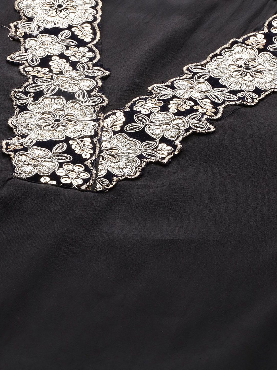 Dhiyona IE Embroidered Three-Quarter Sleeves Pure Cotton Tunic & Trouser