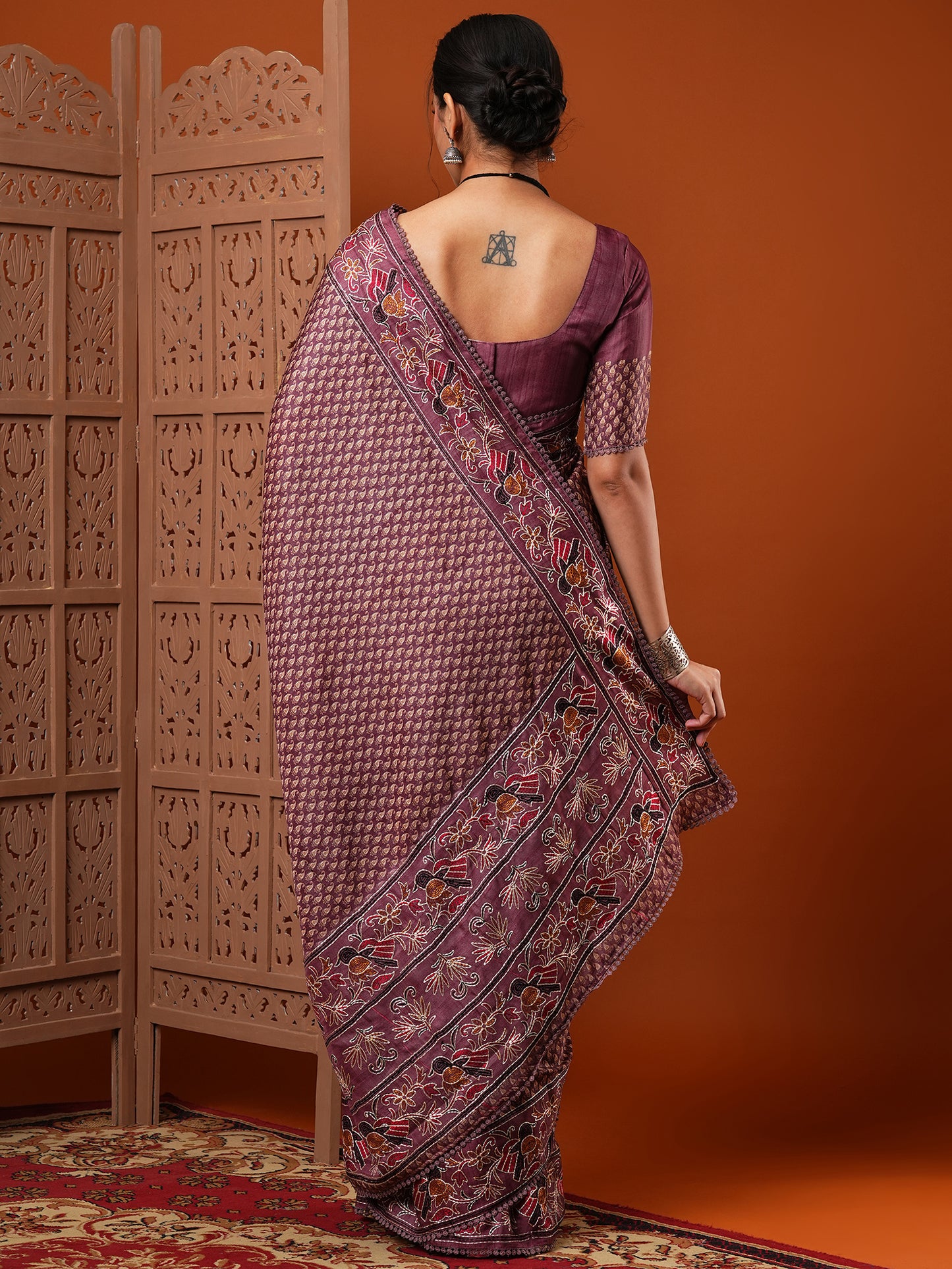 Women's Dola Silk Mauve Embroidered Designer Saree With Blouse Piece