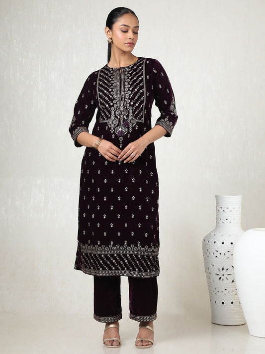 Dhiyona SO Women's Women Floral Embroidered Regular Thread Work Velvet Kurta with Trousers