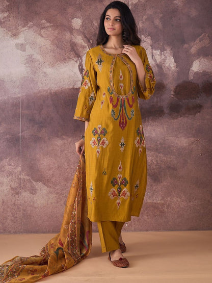 Ethnic Motifs Embroidered Regular Thread Work Kurta With Trousers & Dupatta