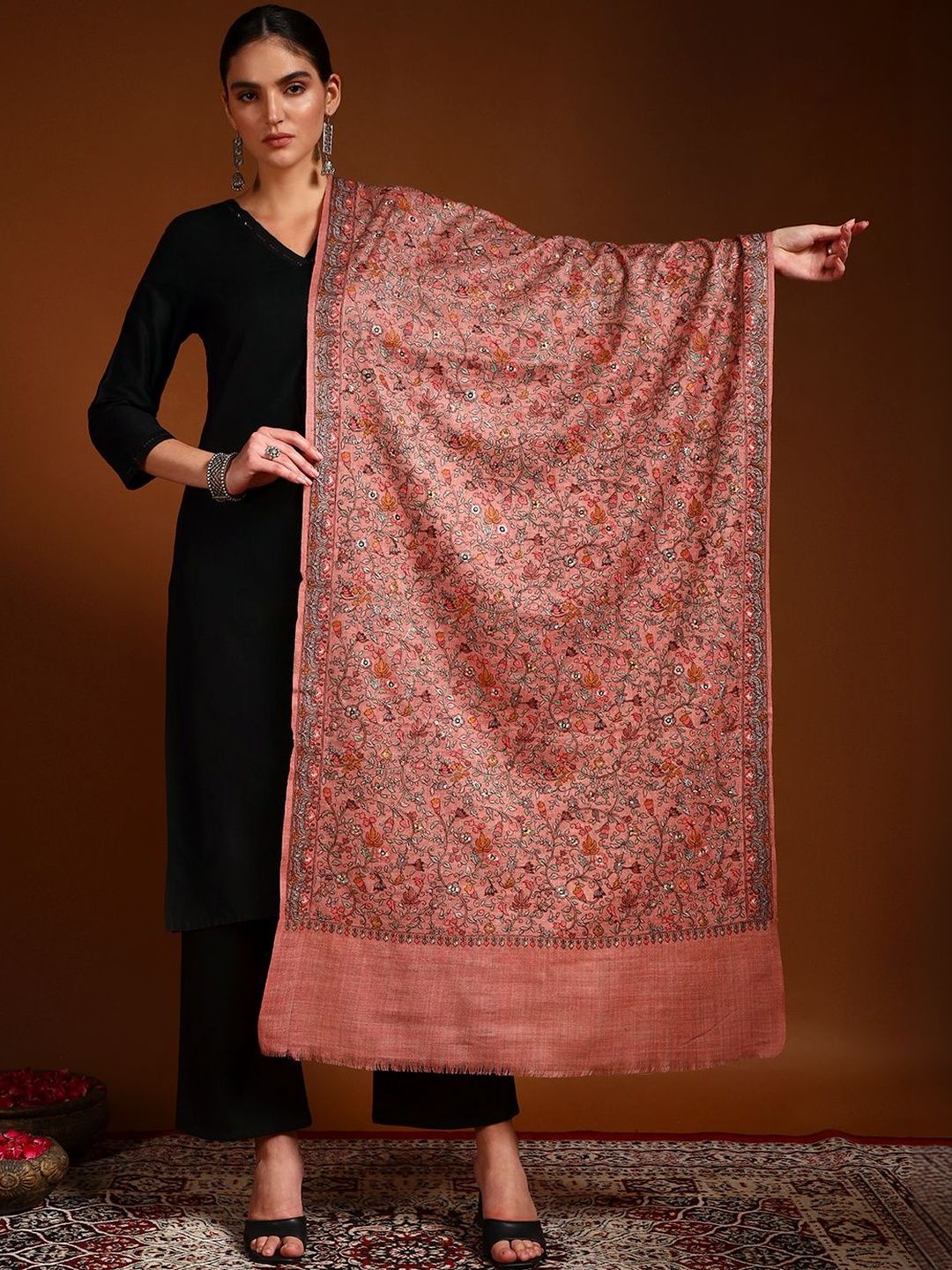 Dhiyona PA Women Floral Embroidered Shawl