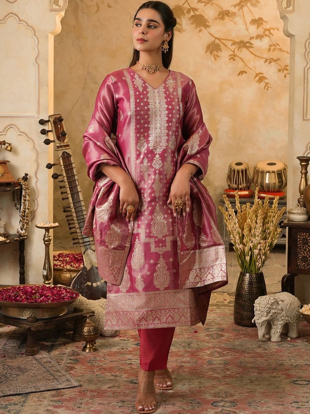 Women Ethnic Motifs Woven Design Kurta with Trousers & Dupatta