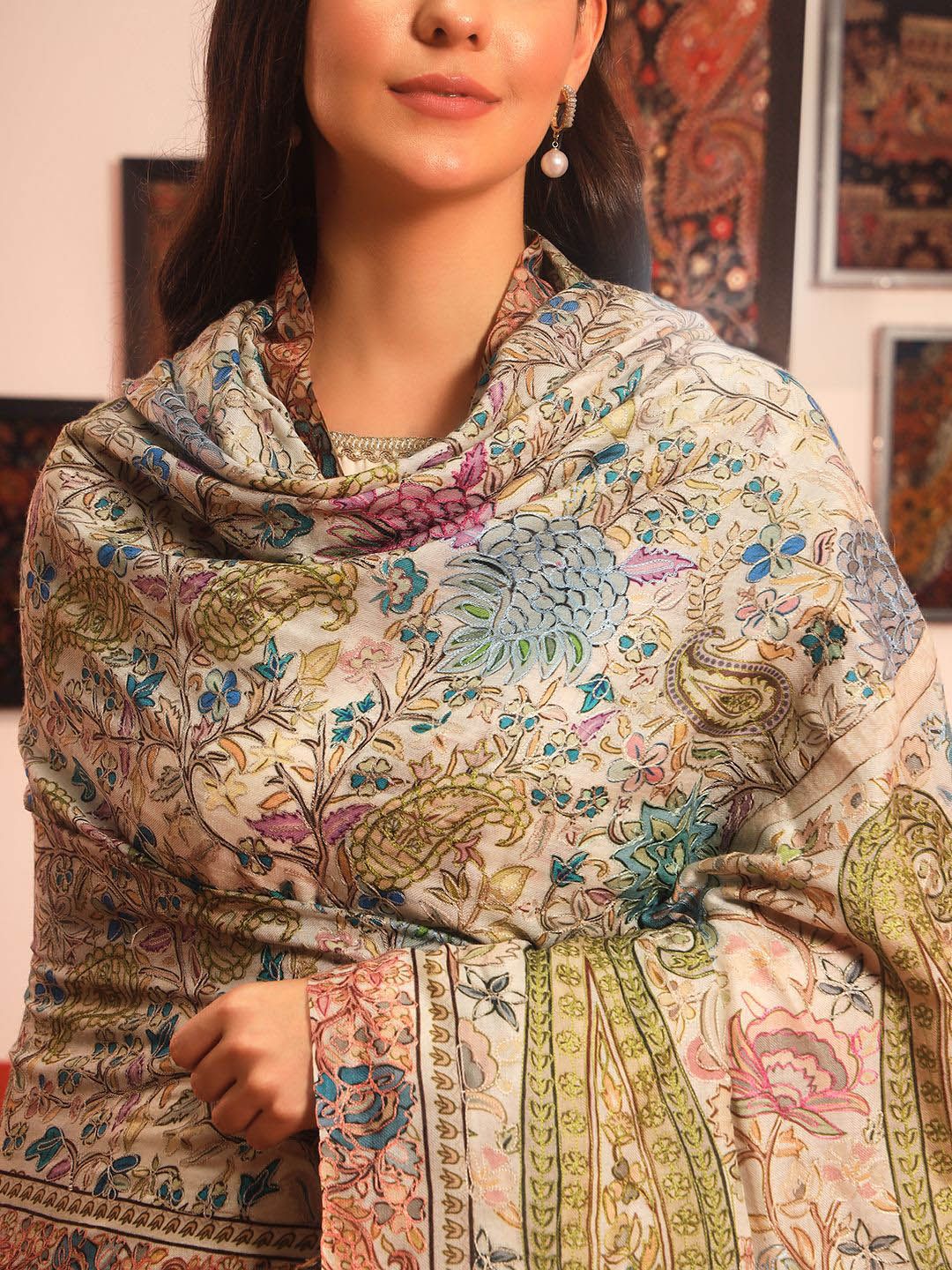 Dhiyona PA Paisley Embroidered Thread Work Shawl