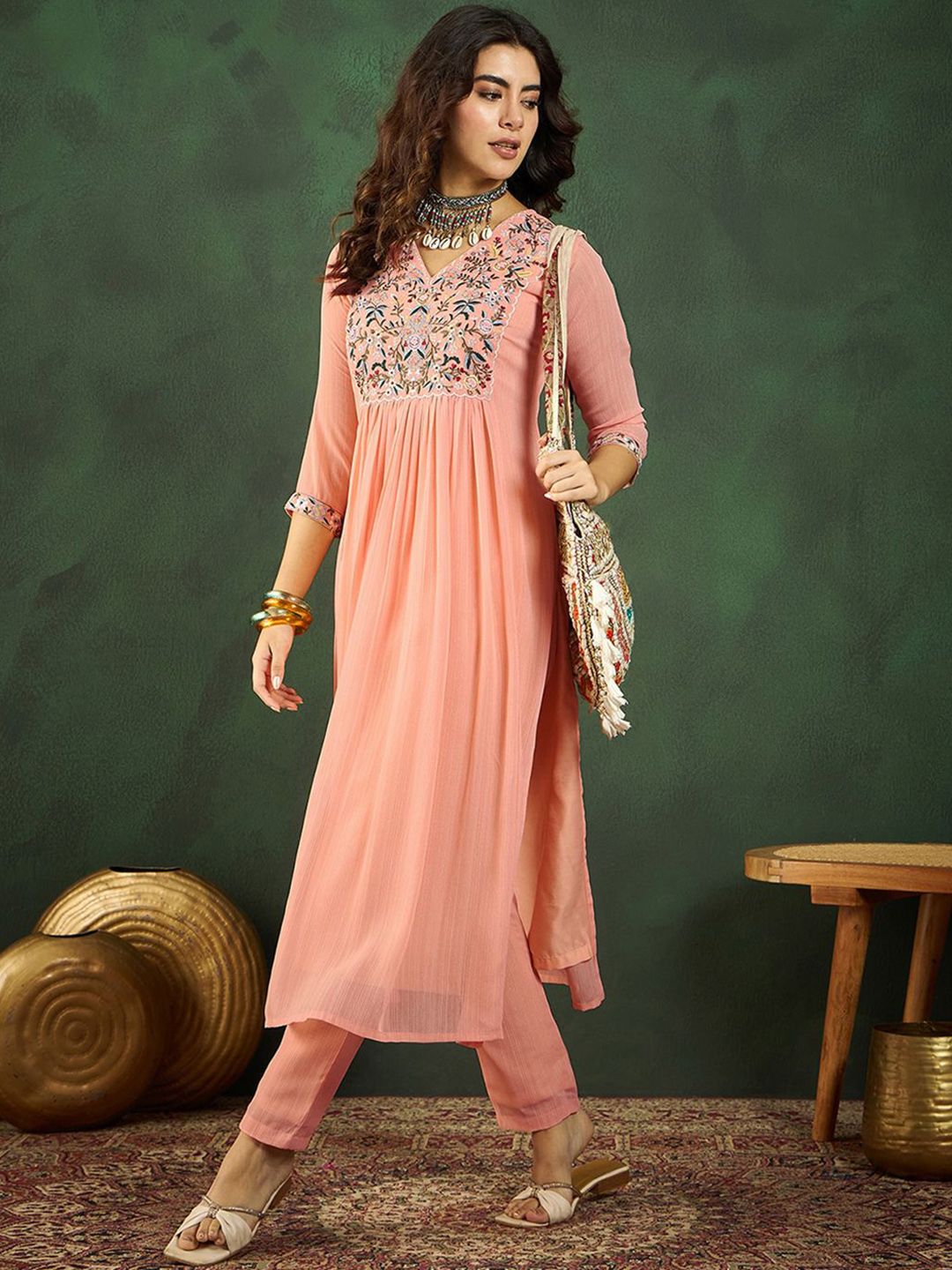 Dhiyona SN Women's V-Neck Embroidered Kurta Sets