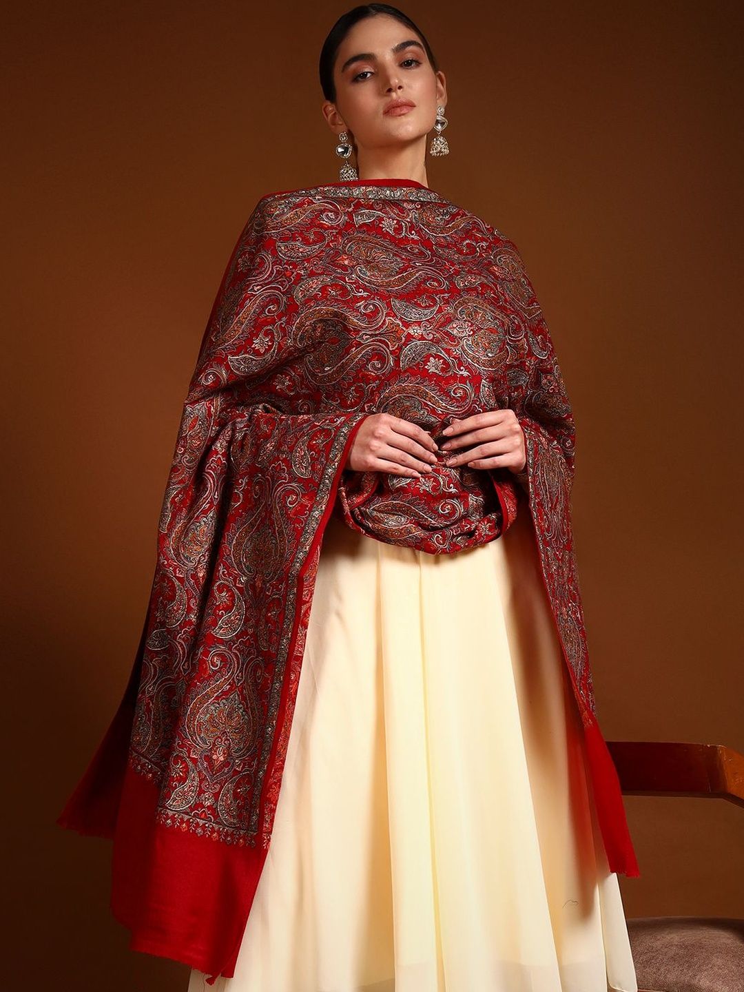 Dhiyona PA Women Paisley Embroidered Shawl